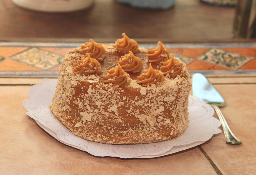 
                  
                    Torta Hojarasca manjar crema pastelera con merengue
                  
                